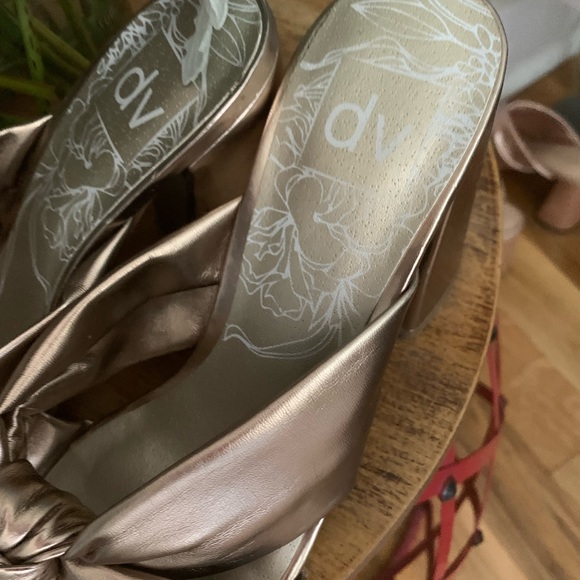 Heels by dolce vita abound and bcbg - Picture 12 of 12